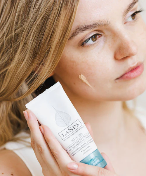 LASPA Tinted Matte Mineral Sunscreen SPF 20 - Image 4